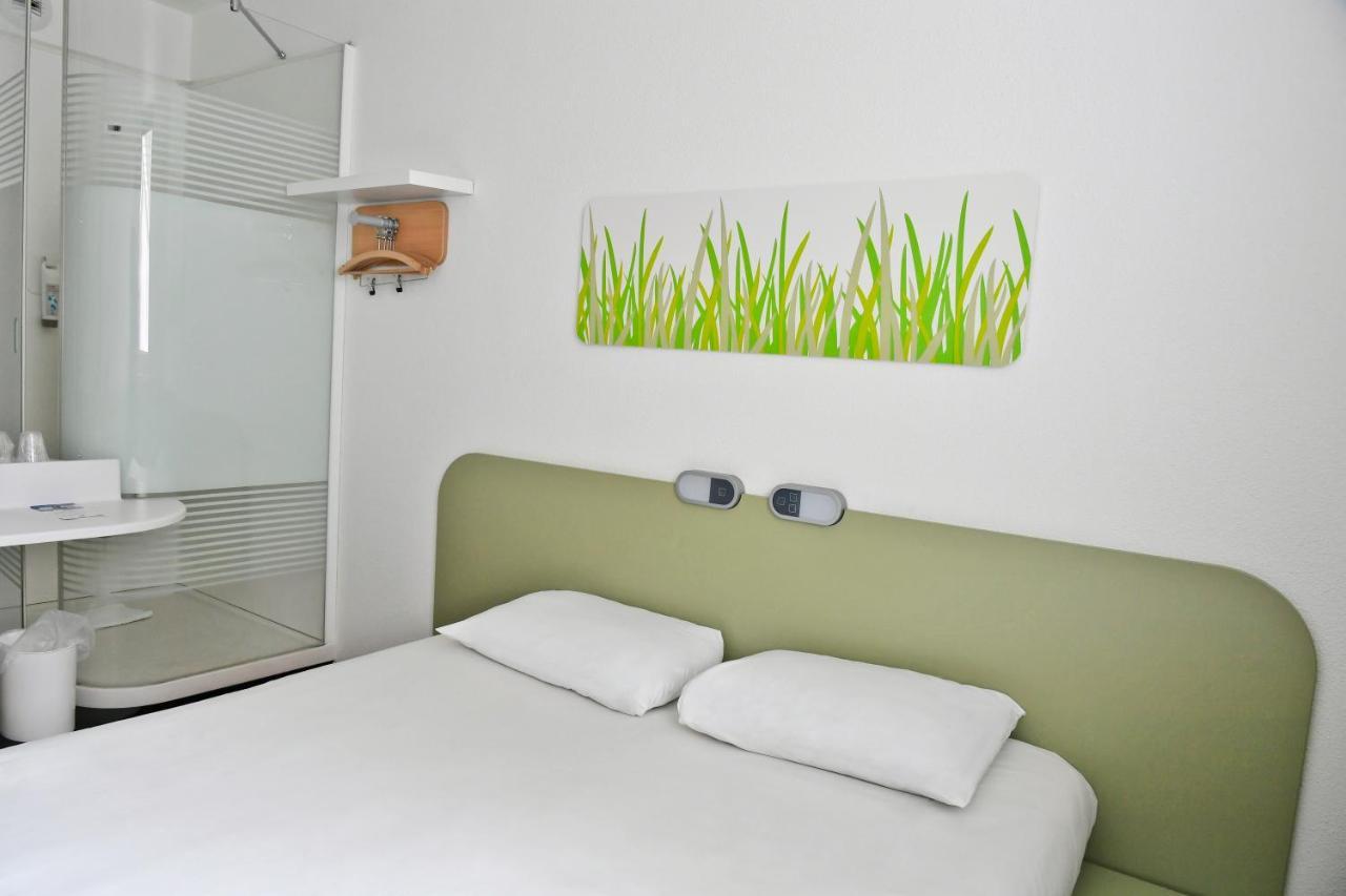 Ibis Budget Saint-Quentin Centre Gare Экстерьер фото